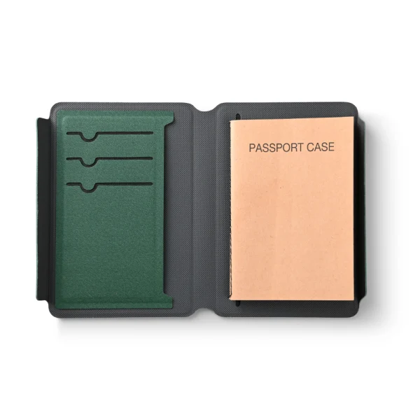BYFT015373 BYFT Passport Case   Green B